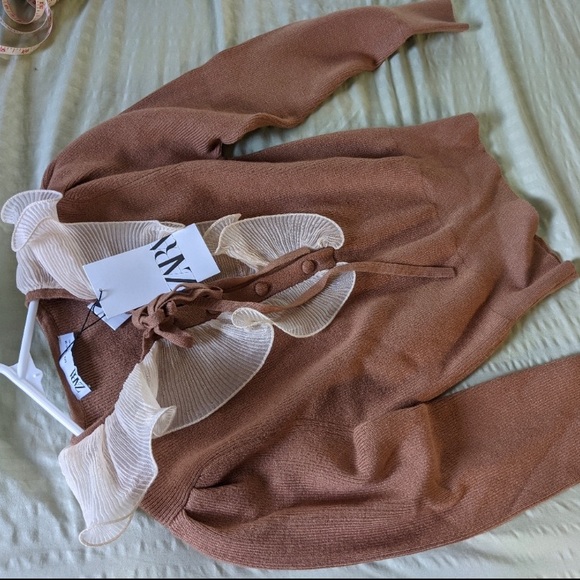 Zara NWT Ruffled sweater - Picture 2 of 6